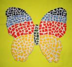 Te koop decoratieve vlinder in mozaïek (van 26 x 22,5 cm)., Ophalen of Verzenden, Zo goed als nieuw