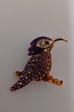 Goudkleurige broche vogel paars op tak, Sieraden, Tassen en Uiterlijk, Broches, Verzenden, Nieuw, Paars, Overige materialen