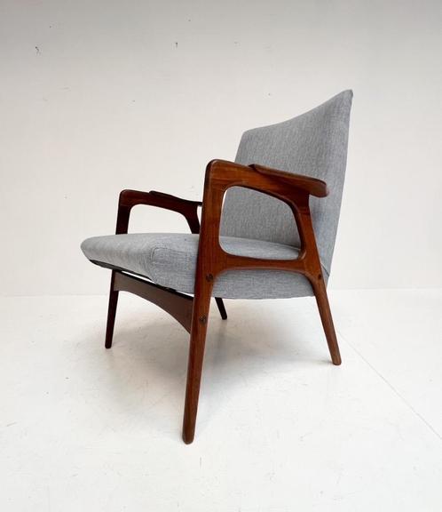 Charmante fauteuil damesmodel van Yngve Ekström voor Pastoe, Huis en Inrichting, Fauteuils, Gebruikt, Hout, Stof, 50 tot 75 cm