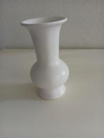 Vintage vaas Flora, Gebruikt, Wit, Aardewerk of Porselein, Ophalen of Verzenden