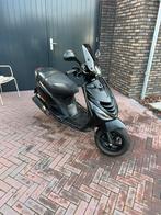 Piaggio zip 50cc 4 takt, Fietsen en Brommers, Scooters | Piaggio, Ophalen, Zip, Zo goed als nieuw, Benzine