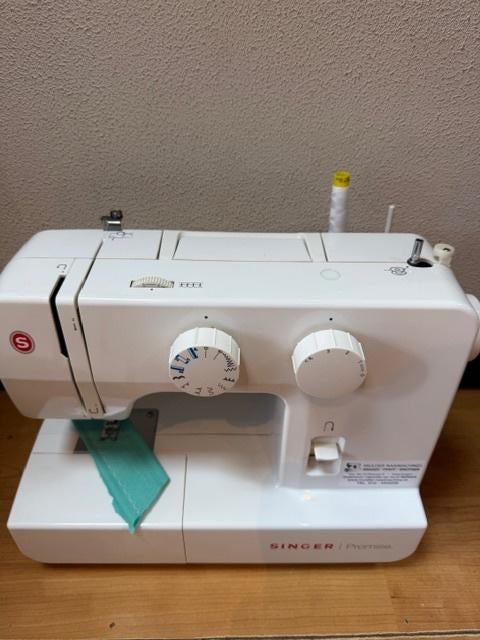 Singer vrije arm naaimachine als nieuw +garantie, Ophalen, Zo goed als nieuw, Naaimachine, Singer