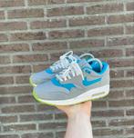 Nike Air Max 1 Omega Pack Light Charcoal Lime, Kleding | Dames, Schoenen, Overige kleuren, Nike, Ophalen of Verzenden, Sneakers of Gympen