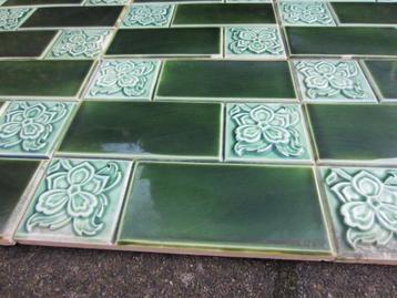 3,9m2 Groene art nouveau wandtegels met bloem 170st beschikbaar voor biedingen