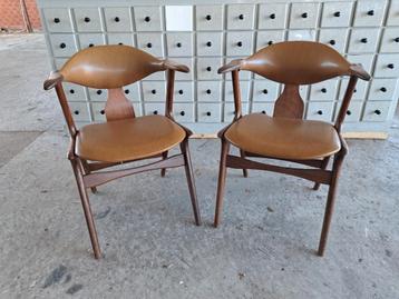 2 stuks Awa Louis van Teeffelen koehoorn stoelen opknapper  beschikbaar voor biedingen