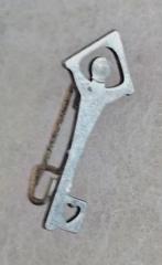 Mies Bouwman - Open het dorp Speldje Broche Zilverm. zwaard, Ophalen of Verzenden