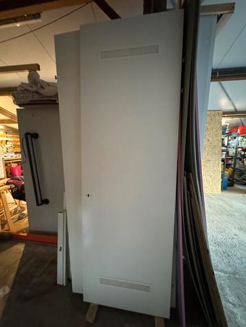 NIEUW! Meterkast deur, opdek, alu kozijn, ventilatieroosters beschikbaar voor biedingen