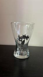 Elegante Glazen Vaas met Metalen Bloemdecoratie –, Ophalen of Verzenden