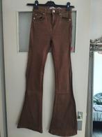 Bershka dames flair jeans bruin, Overige kleuren, Zo goed als nieuw, W27 (confectie 34) of kleiner, Bershka