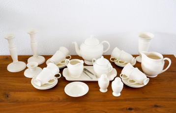 Wedgwood Edme servies w.o. theepot, kop en schotels en meer. beschikbaar voor biedingen