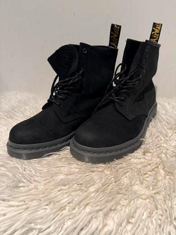 Dr. Martens Zwart Nubuck - Mt 43 - Weinig Gedragen beschikbaar voor biedingen