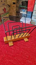 Vintage krantenbak, Huis en Inrichting, Woonaccessoires | Krantenbakken en Lectuurbakken, Ophalen of Verzenden