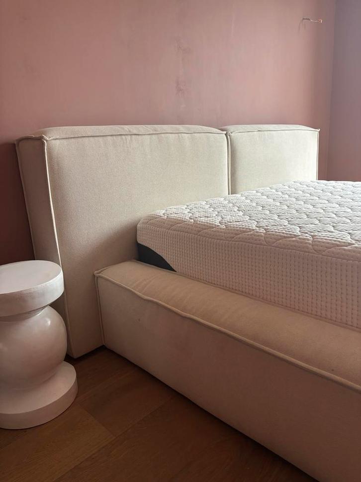 Westwing Lennon Design Bed 140x200 - Met opbergruimte!, Huis en Inrichting, Slaapkamer | Bedden, Zo goed als nieuw, Tweepersoons