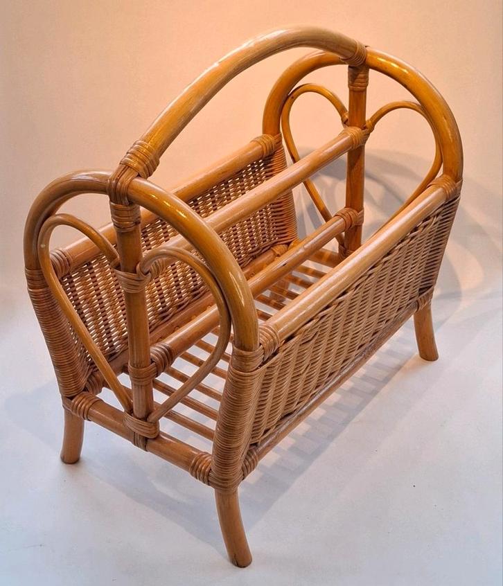 Vintage Boho Rotan Lectuurbak, Huis en Inrichting, Woonaccessoires | Krantenbakken en Lectuurbakken, Zo goed als nieuw, Ophalen of Verzenden