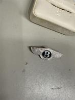 Bentley Zilveren emaille pin badge, Ophalen of Verzenden, Zo goed als nieuw, Auto's