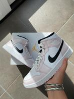 Nike Jordan 1 Mid Barely Rose 40, Kleding | Dames, Schoenen, Nike, Ophalen of Verzenden, Roze, Sneakers of Gympen