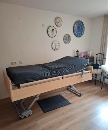 Hoog laag bed beschikbaar voor biedingen