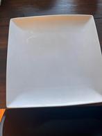 2 Borden Vierkant 30x30 cm yong, Gebruikt, Porselein of Keramiek, Schaal, Vierkant