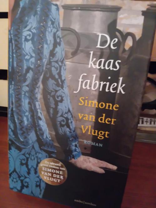 Simone van der Vlugt - De kaasfabriek, Boeken, Historische romans, Zo goed als nieuw, Verzenden