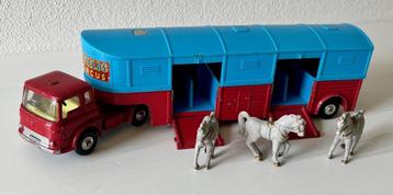 Corgi Chipperfields Bedford tractor Articulated Horse Box  beschikbaar voor biedingen