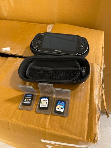 Playstation Vita met games en beschermcase beschikbaar voor biedingen