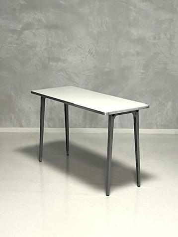Reform tafel Friso Kramer vintage buro Ahrend bureau design beschikbaar voor biedingen