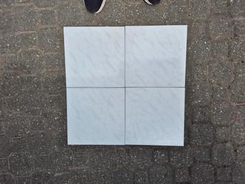 Tegel 33x33 Italiaans Wit Keramisch 57m2 beschikbaar voor biedingen
