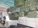 De laatste  10 nieuwe jerrycans, Ophalen, Marine, Amerika