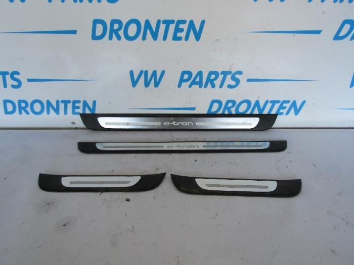 Sierstrip van een Audi A3, Auto-onderdelen, Carrosserie en Plaatwerk, Audi, Gebruikt, 3 maanden garantie, Verzenden