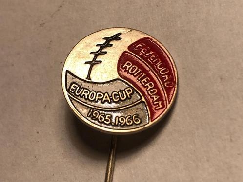 Metalen FEIJENOORD EUROPACUP 1965 -1966 Speld (Rood/Zwart)., Verzamelen, Speldjes, Pins en Buttons, Zo goed als nieuw, Speldje of Pin