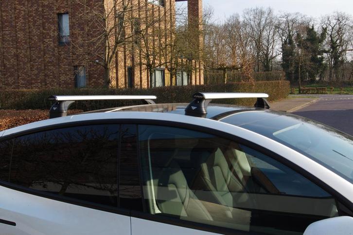 Te huur: dakdragers Tesla Model Y (2024), Auto diversen, Dakdragers, Zo goed als nieuw, Ophalen