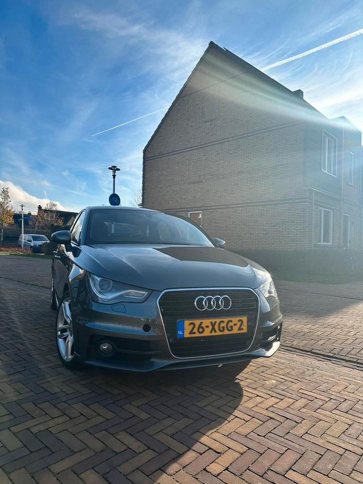 Audi A1 3 x S-Line Sportback 2012 Grijs, Auto's, Audi, Particulier, A1, ABS, Airbags, Airconditioning, Bluetooth, Bochtverlichting