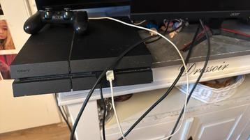 Playstation 4 met draden en controller! beschikbaar voor biedingen