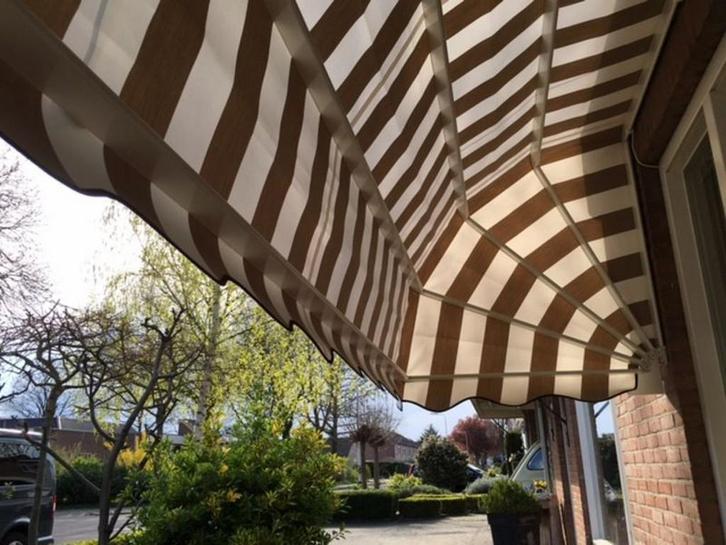 Twee x Markies Zonnescherm, Tuin en Terras, Zonneschermen, Gebruikt, Markies, 150 tot 300 cm, 250 cm tot 450 cm, Elektrisch, Ophalen of Verzenden