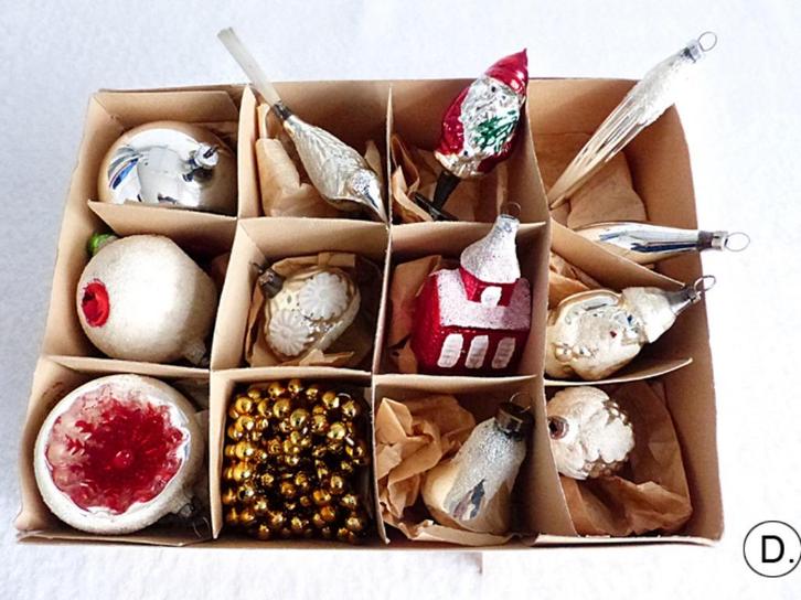 Oude kerstversiering o.a. kerstman op knijper, ketting, Diversen, Kerst, Ophalen of Verzenden