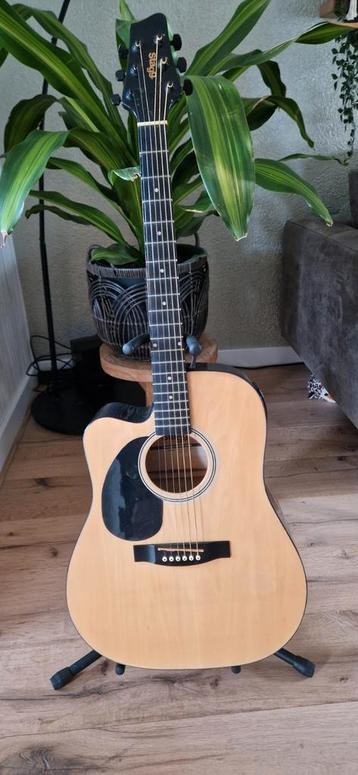 Stagg Linkshandige Semi-Akoestische Gitaar beschikbaar voor biedingen