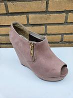 Beige sleehakken met open teen, merk New Look, New Look, Beige, Ophalen of Verzenden, Zo goed als nieuw