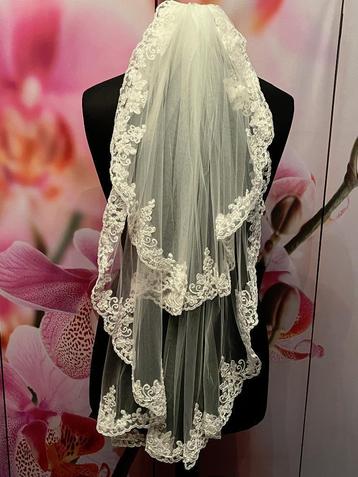 Nieuwe luxe bewerkte kanten sluier Licht ivoor S125 beschikbaar voor biedingen