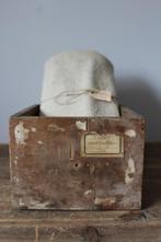 Stoere oude brocante houten bak met etiket *Pronck & Praal*, Ophalen of Verzenden