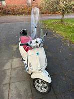 Vespa Primavera 2017, Ophalen, Overige modellen, Zo goed als nieuw, Benzine