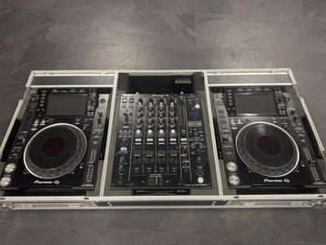 2x Pioneer CDJ 2000 NXS2 & DJM 900 NXS2 in flightcase beschikbaar voor biedingen