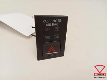 VW Golf 7 Alarmlicht Schakelaar 5G1919225 beschikbaar voor biedingen