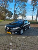 Peugeot 206 CC – Rijdend, cabriokap werkt goed, Auto's, Peugeot, Zwart, 4 cilinders, Cabriolet, Zwart