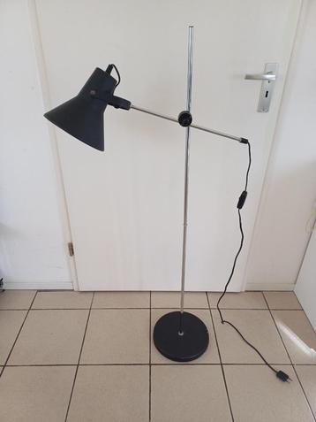 Vintage vloerlamp, hengellamp. Zwart, chroom beschikbaar voor biedingen