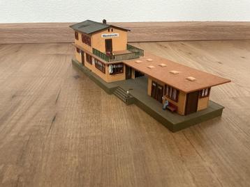 Groot stationsgebouw H0 “Waaldrecht” beschikbaar voor biedingen
