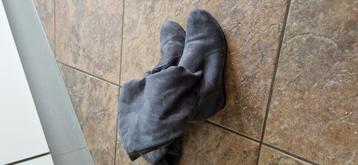 Laarzen, grijs, over knieën, maat 39 beschikbaar voor biedingen