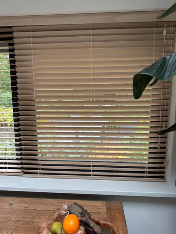 Zgan 2stuks houten jaloezieën beschikbaar voor biedingen