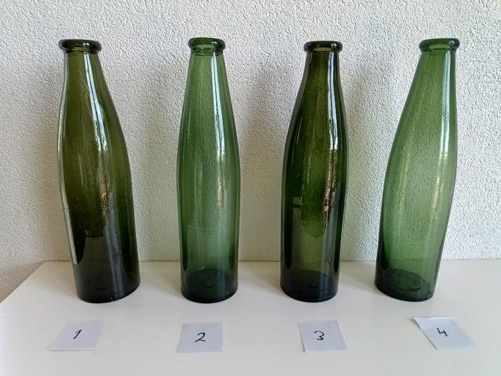 Vier keer oude glazen posteleinfles (van glas), Antiek en Kunst, Antiek | Glas en Kristal, Ophalen of Verzenden