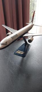 Schaalmodel Boeing 757 British Airways op standaard, Verzamelen, Ophalen of Verzenden, Zo goed als nieuw, Schaalmodel