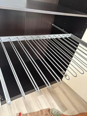 PAX broekenrek en lade donker beschikbaar voor biedingen